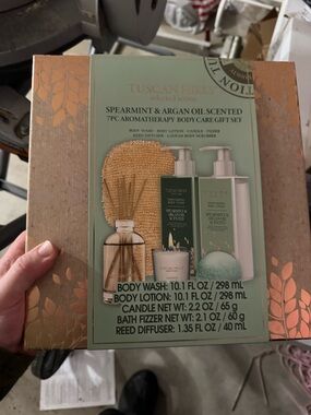 Tuscan Hills Spearmint & Argan Oil 7pc Aromatherapy Body Care Set - Green